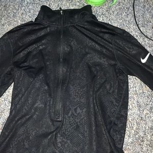 Nike drifit pullover black